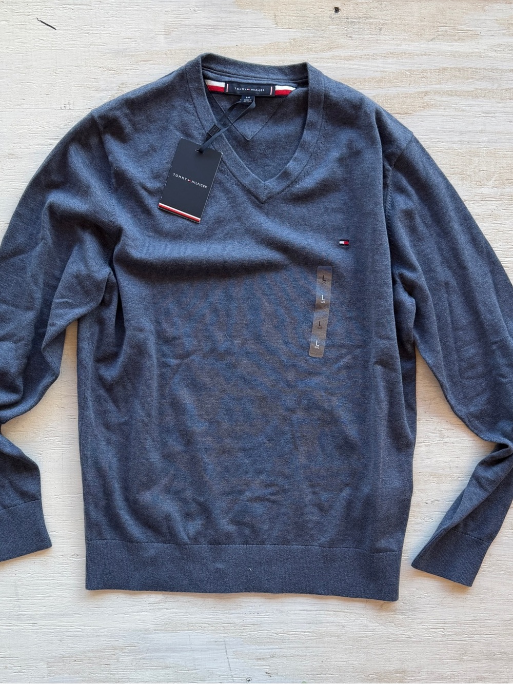 NWT Tommy Hilfiger Men's Dark Blue V-Neck Sweater 100% Cotton MW14745